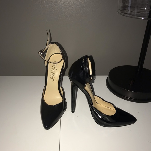 Black heels - Picture 3 of 3